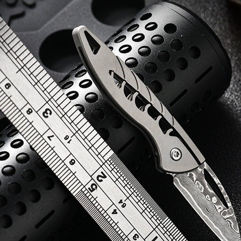 Engraved Handle Outdoor EDC Folding Knife Engraved Handle Outdoor EDC Folding Knife
